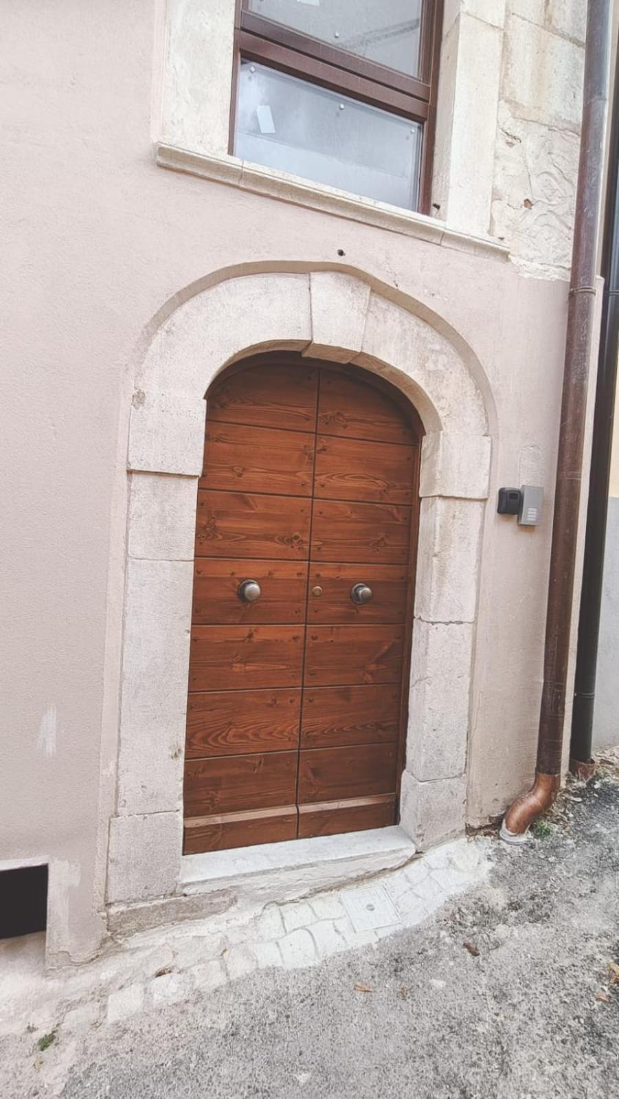 Apartamento Dimora Del Cavaliere LʼAquila Exterior foto