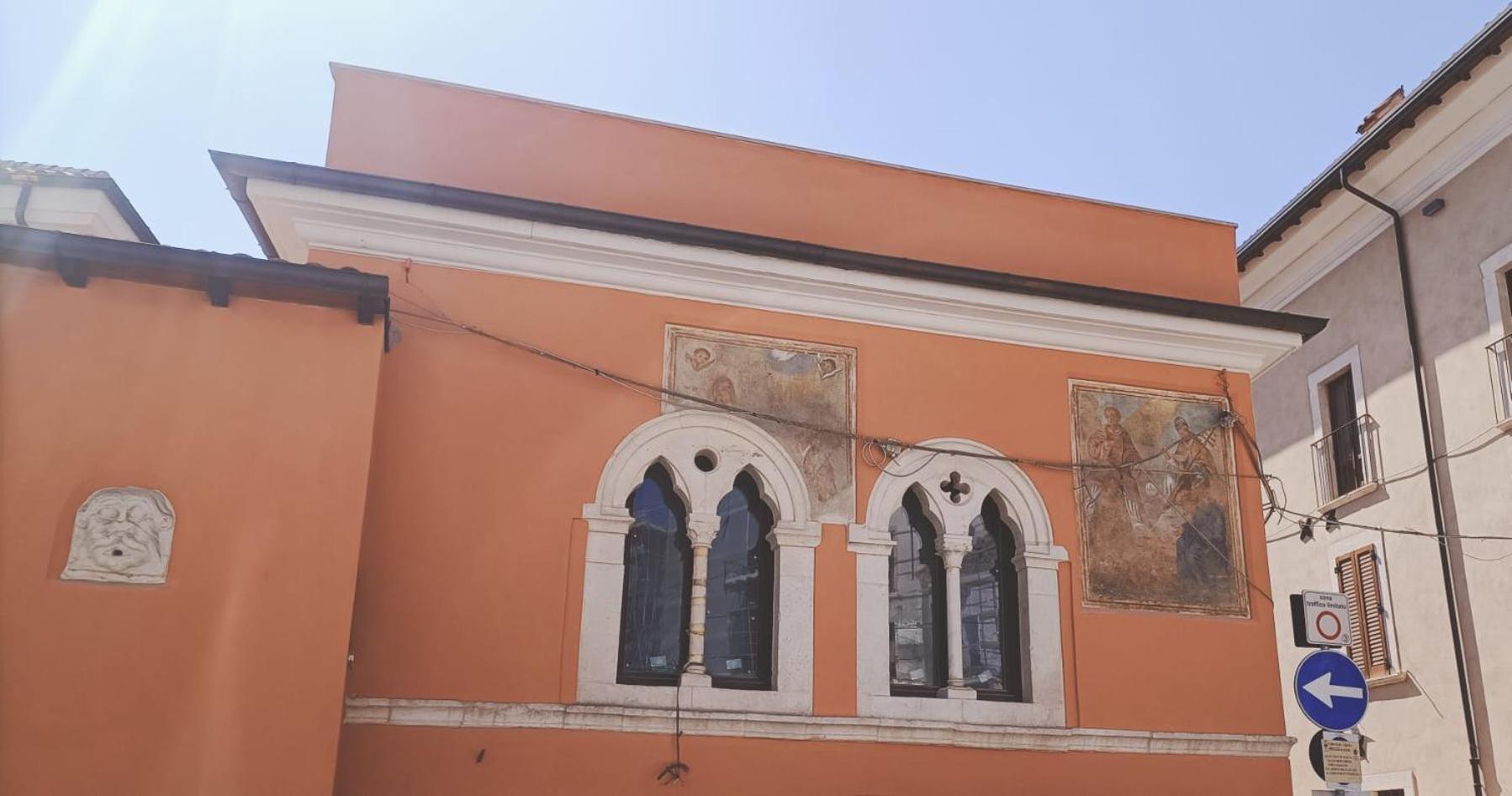Apartamento Dimora Del Cavaliere LʼAquila Exterior foto